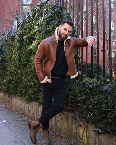 Cool Black Pants With Brown Shoes Outfits For Men Black Pants With Brown Shoes, Cool Black Pants, Black Pants Brown Shoes, Brown Shoes Outfit, Mens Fashion Black, Tan Chelsea Boots, Brown Leather Chelsea Boots, First Date Outfits, Outfits For Men