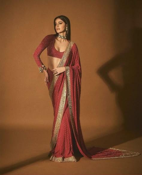 Red Sari, Ananya Pandey, Sequence Saree, Saree Bollywood, Sari Design, Fancy Sarees Party Wear, Traditional Indian Outfits, Indian Wedding Wear, Indian Blouse