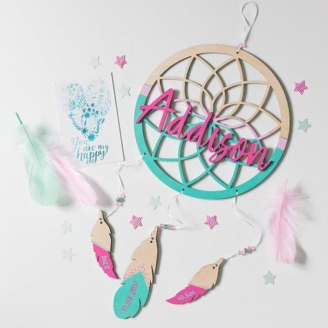 Wooden name sign - Modern dream catcher mobile - Tribal boho nursery - Dreamcatcher gift - Nursery n Wood Dream Catcher, Wooden Dream Catcher, Atelier Ideas, Modern Dream Catcher, Cuadros Diy, Dream Catcher Nursery, Dream Catcher Mobile, Feather Wall Decor, Log Home Interiors