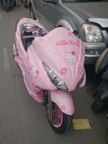 Hello Kitty Bike, Pink Motorcycle, Hello Kitty Car, Bike Aesthetic, Bangkok City, Motorcycle Aesthetic, Biker Aesthetic, Pretty Bike, Girly Car