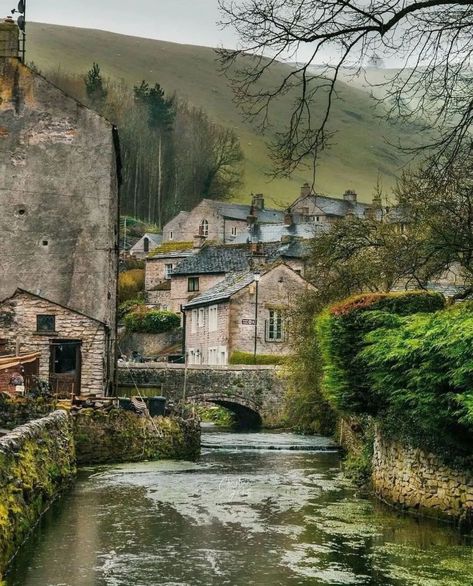 Peveril Castle, Mam Tor, Castleton Derbyshire, Peak District England, Village Ideas, England Countryside, Village Photos, Peak District National Park, Hope Valley