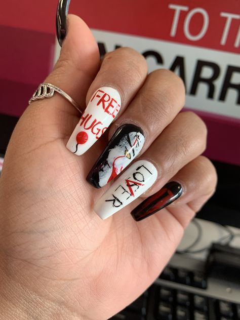 Clown Design Nails, It Inspired Nails, Loser Lover Nails, It Nails Stephen King, It Halloween Nails, Clown Nails Designs, Halloween Nails It, Scary Movie Nails, Pennywise Nails