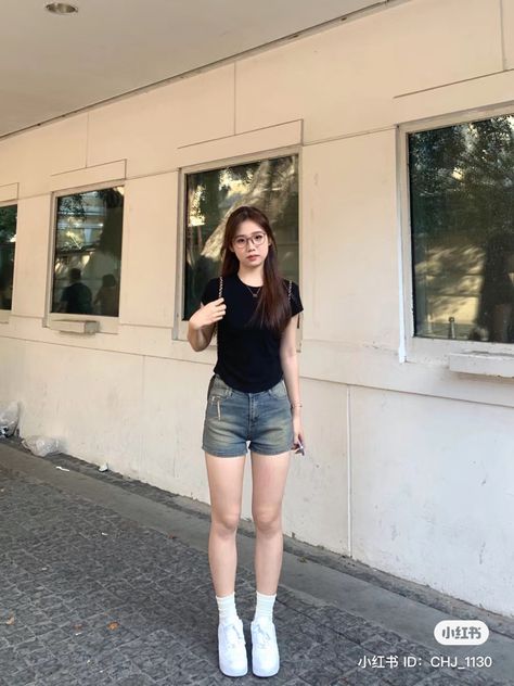 Kaila Dy Tita Outfits, Short Outfits Ideas, Outfit With Short Pants, Casual Outfits Philippines, Philippines Outfit Street Styles, Jejemon Outfit, Summer Asian Outfits, Korean Style Shorts Outfit, Korean Shorts Outfits Women