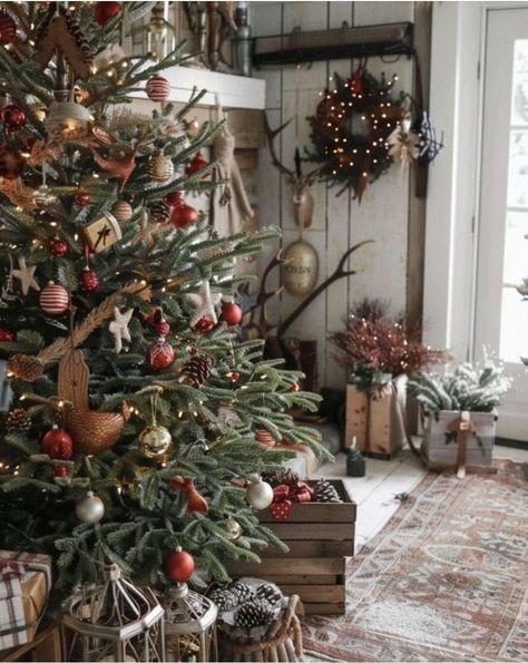 French Country Christmas, Cozy Christmas Decor, French Christmas, Country Christmas Decorations, Cottage Christmas, Christmas Interiors, Christmas Tree Inspiration, Christmas Mantels, Christmas Porch