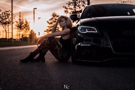 Good Poses With Car, Woman With Car Photography, Girl Photoshooting With Car, Poses On Car Women, Car Girl Photoshooting, Women Car Photoshoot, Car Girl Photoshoots, Woman And Car Photoshoot, Poses With Car Woman