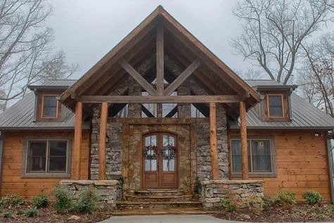 https://www.bearsdenloghomes.com/photo-tour.htm Small Lodge Style Homes, Log Home Front Door, Cabin Front Porch, Small Lodge, Cabin Makeover, Sunroom Makeover, Lodge Plans, Lodge Style Home, Log Homes Exterior