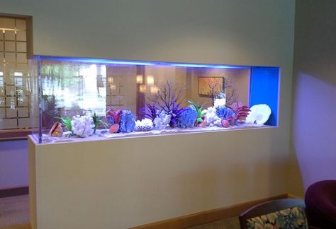 20 of the Coolest Wall Fish Tank Designs Aquarium Mural, Fish Tank Wall, Wall Aquarium, Taman Air, Amazing Aquariums, Diy Fish Tank, Fish Tank Design, Aquarium Stand, Diy Tank