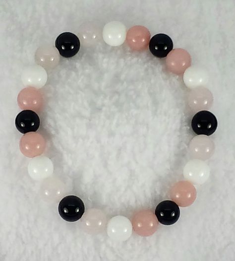 Black And Pink Bracelet, Black And White Bracelets Beads, Black Bracelet Ideas, Glass Beads Diy, Girly Bracelets, Stretchy Beaded Bracelet, Mermaid Bracelet, Wood Bead Bracelet, Trending Bracelets