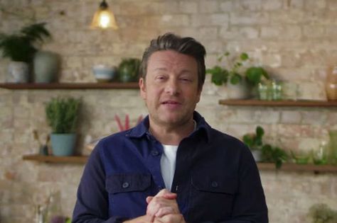 Chef Jamie Oliver has shared his fresh take on Coronation Chicken ahead of the historic weekend ahead, and declares it to be 'perfect for a street party, buffet, or picnic' Coronation Chicken Recipe, Fluffy Banana Pancakes, Coronation Chicken, Chef Jamie Oliver, Beautiful Salad, Kitchen Scales, Perfect Pancakes, Jamie Oliver Recipes, Sandwich Fillings