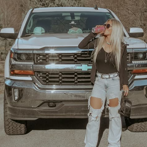 Truck Pull Outfit, Truck Meet Outfits, Poses With Truck, Western Truck Photoshoot, Truck Poses For Women, Truck Girl Aesthetic, Mechanic Fashion, Cute Southern Outfits, Girls With Trucks