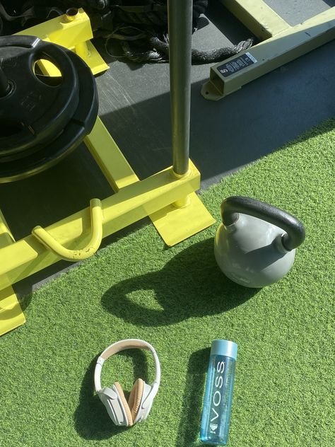 Working Out Green Aesthetic, Exercise Equipment Aesthetic, Fitness Aesthetic Green, Outdoor Fitness Aesthetic, Green Exercise Aesthetic, Outdoor Gym Aesthetic, Green Sports Aesthetic, Workout Green Aesthetic, Gym Photo Aesthetic