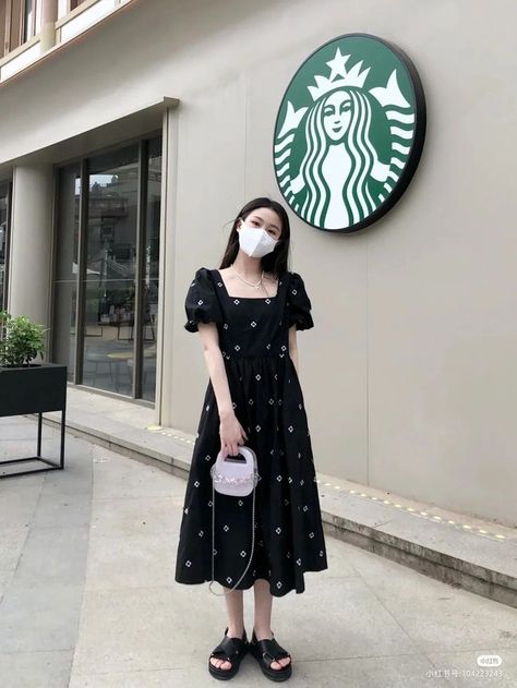 Ootd Korean Style Dress, Simple Frock Design, Dress Korea, Simple Style Outfits, Simple Frocks, Stylish Short Dresses, Diy Vetement, Trendy Dress Outfits, Korean Fashion Dress