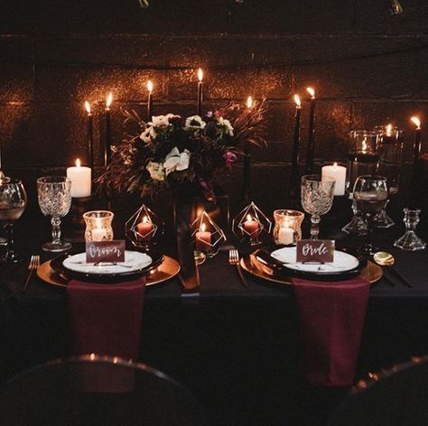 Gothic Wedding Decorations, Moody Tablescape, Haunted Wedding, Victorian Wedding Themes, October Wedding Dresses, Victorian Gothic Wedding, Dark Romantic Wedding, Gothic Wedding Theme, Dark Wedding Theme