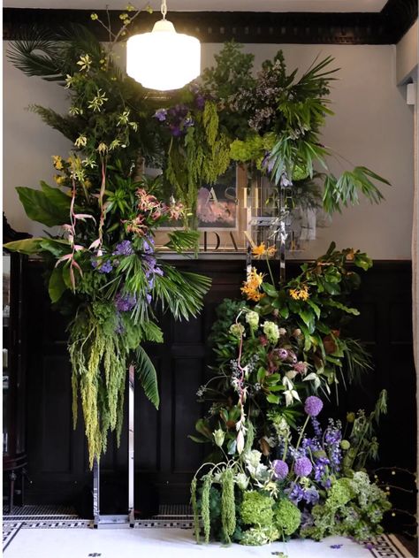 Flower Installation Art Sculpture, Asian Wedding Themes, Foliage Wedding Decor, Tropical Wedding Inspiration, Floral Installation, Traditional Wedding Decor, Winter Wedding Flowers, Wedding Design Decoration, Flower Installation