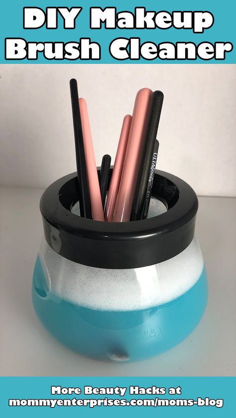 Diy Brush Cleaner, Diy Makeup Brush Cleaner, Organization Travel, Diy Makeup Brush, Diy Makeup Bag, Cheap Makeup Brushes, Makeup Tip, Ross Geller, Cheap Makeup