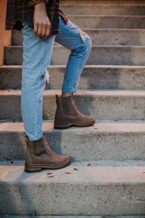 Women's Timberland Courmayeur Valley Boots Courmayeur Timberland Outfit, Timberland Courmayeur Valley Outfit, Timberland Chelsea Boots Outfit, Outfits To Wear With Timberlands, Fashion Boots Outfits, Timberland Outfits Women, Chelsea Boots Outfits, Timberland Outfit, Timberland Chelsea Boots