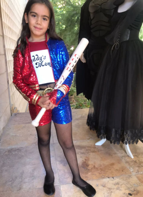 Let your child transform into their favorite character with this 5-piece Harley Quinn costume! The set includes a glittery red and blue jacket, shorts, printed shirt, gloves, and belt. Perfect for Halloween, cosplay events, or themed birthday parties. Made from high-quality materials, it's both comfortable and eye-catching. Your child will feel empowered and special wearing this stylish outfit that stands out in any crowd. Harley Quinn Costume Kids, Girls Harley Quinn Costume, Harley Quinn Costume, Costume For Kids, Feel Empowered, Toddler Halloween Costumes, Harley Quinn Cosplay, Sequin Jacket, Stylish Outfit