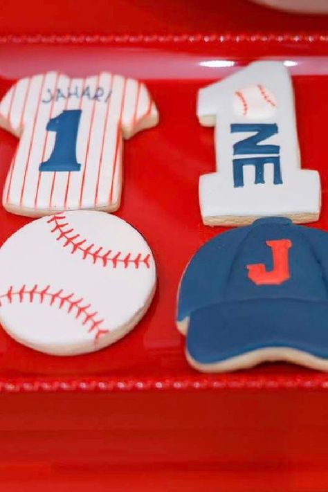 Don't miss this awesome baseball birthday party! The cookies are so cool! See more party ideas and share yours at CatchMyParty.com Mlb Birthday Party Ideas, Jersey Party, Boys 1st Birthday Party Ideas, Baseball Birthday Party, Baseball Party, Baseball Birthday, Sports Themed Party, 1st Birthdays, Boy Party