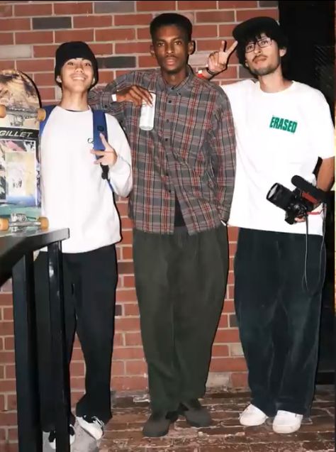 90s West Coast Fashion Men, 90s Skating Outfit, Mid 90s Outfits Men, 200s Men Fashion, Japanese Skater Style, Skate Style 90s, Mid 90s Outfits, 90s Skate Fashion, 90s Male Fashion