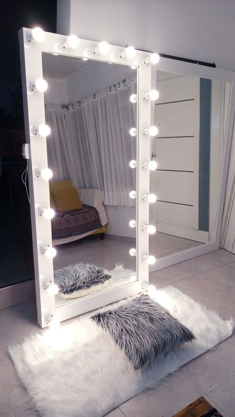 Teenage Aesthetic Room, Large Mirror Decor, Espejos Aesthetic, Teenage Aesthetic, 9 Aesthetic, Room Wishlist, Affordable Aesthetic, Beauty Room Design, Decoration Room