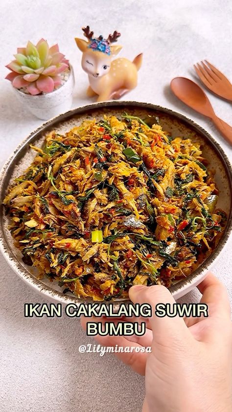 Bahan dan Cara membuat Ikan Cakalang Suwir Bumbu https://resepmamiku.com/ikan-cakalang-suwir-bumbu-lilyminarosa Drink Recipes, Wallpaper Iphone, Food And Drink, Iphone