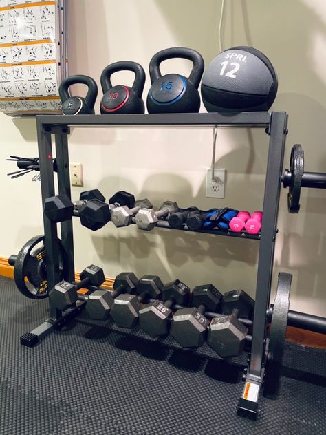 Home Office And Gym, Gym Basement, Small Home Gyms, Workout Room Decor, Home Gym Basement, Home Gym Inspiration, Home Gym Garage, Workout Room Home, Gym Goals