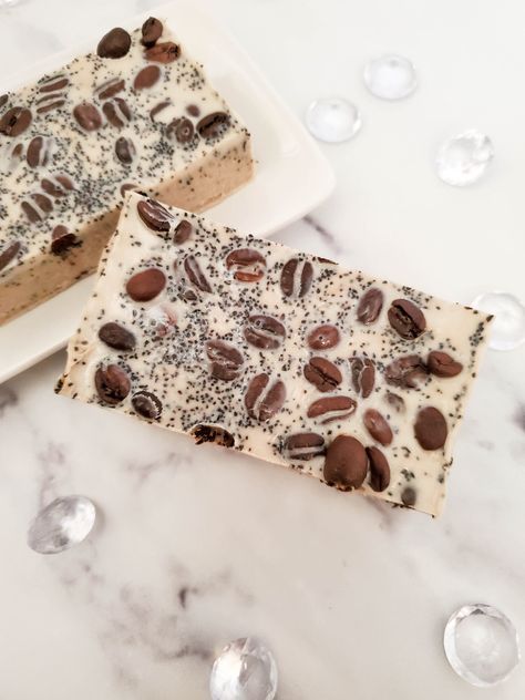 Coffee Soap Recipe, Body Scrub Recipes, Coffee Bridal Shower, Diy Body Scrub Recipes, Easy Soap Recipes, Body Scrub Recipe, Coffee Soap, Diy Body Scrub, Soap Recipe