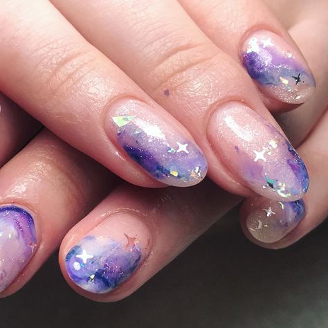 Short Nails Galaxy, Galaxy Almond Nails, Nails Space Design, Coldplay Concert Nails, Outer Space Nail Designs, Coldplay Inspired Nails, Coldplay Nail Art, Galaxy Gel Nails, Pastel Galaxy Nails