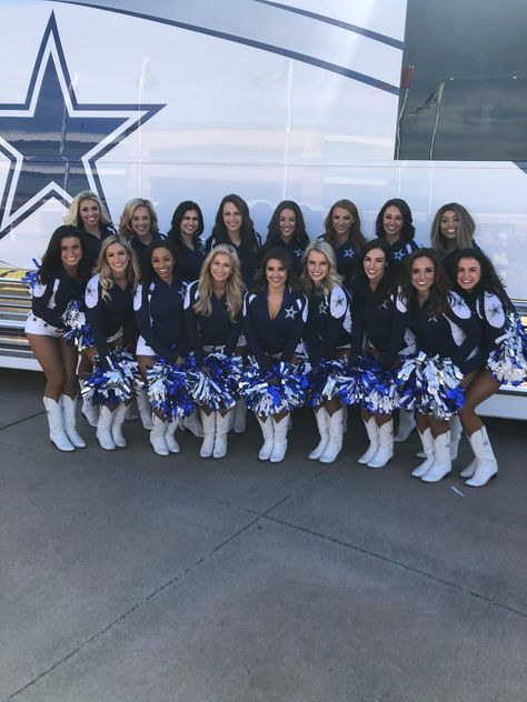 Cheerleader Aesthetic, Dallas Cowboys Cheerleader Costume, American Preppy, Dallas Cheerleaders, Cheerleader Costume, Johnnie Guilbert, Cheerleading Dance, Dallas Cowboys Cheerleaders, Professional Dancers