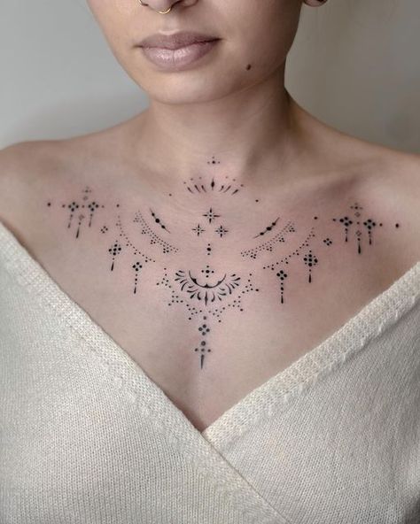 Instagram Minimalist, Cat Tattoo Simple, Paris Tattoo, Chest Piece Tattoos, Tattoo Portfolio, Cute Tattoos For Women, Discreet Tattoos, Spine Tattoos, Best Tattoo Designs