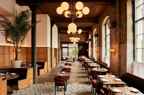 Le Crocodile Brings Café Society to Brooklyn | Architectural Digest Pollo Tropical, Wythe Hotel, Cafe Society, Romantic Restaurant, Ace Hotel, Private Dining Room, French Restaurants, Restaurant New York, Nyc Restaurants