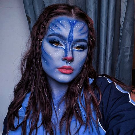 Water Avatar Makeup, Human Avatar Makeup, Avatar Blue People, Diy Avatar Costume, Avatar Hairstyles Pandora, Avatar Makeup Halloween, Avatar Costume Diy, Avatar Costume Women, Avatar Make Up