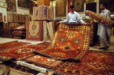 Pakistani handmade carpets in Lahore Textile Development, Amber Fort, Indian Handicrafts, Pink City, Srinagar, Tourist Places, My Heritage, Perfect Rug, Carpet Handmade