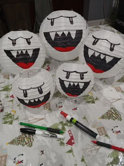 DIY Boo Latterns King Boo Paper Lantern, King Boo Pumpkin, King Boo Pinata, Super Mario Halloween Bucket, Luigi King Boo, King Boo Mario, King Boo, Super Mario Birthday Party, Mario Birthday Party