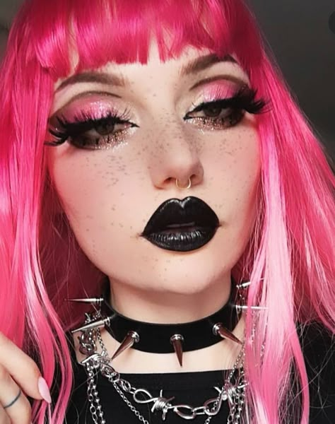 Goth Pink Makeup Looks, Punk Pink Makeup, Black And Pink Goth Makeup, Alt Pink Makeup, Black And Pink Lipstick, Pink Alternative Makeup, Pink Demon Makeup, Goth Pink Makeup, Valentines Goth Makeup