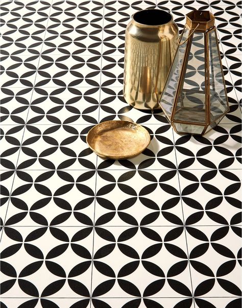 Trending Flooring, Black And White Vinyl Flooring, Black And White Bathroom Floor, Black And White Flooring, Tiled Hallway, Loft Bathroom, Hallway Flooring, White Tile Floor, Geometric Floor