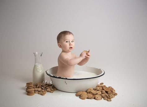 Cookie Photoshoot Baby, Cookie Bath Photography, Cookies And Milk Smash Cake, Cookie Milk Bath Photography, Baby Boy Milk Bath Photoshoot, Milk And Cookies First Birthday Photoshoot, Cookie Monster Milk Bath, Milk And Cookies Cake Smash, Cookie Milk Bath