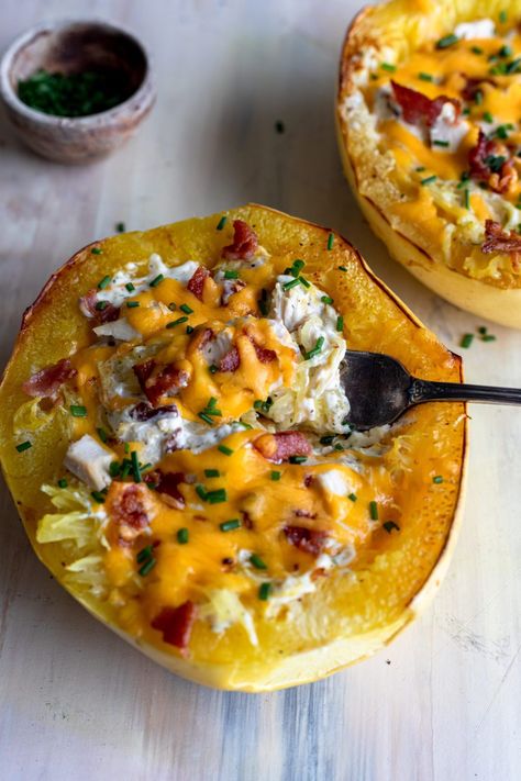 Chicken Bacon Ranch Spaghetti Squash - Dash of Mandi Chicken Bacon Ranch Spaghetti Squash, Chicken Bacon Ranch Spaghetti, Bacon Ranch Spaghetti, Chicken Bacon Cheddar, Ranch Spaghetti, Squash Dishes, Stuffed Spaghetti Squash, Spaghetti Squash Recipe, Lo Carb Recipes