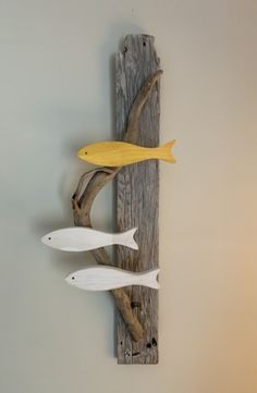 Takken Decor, Schools Of Fish, Driftwood Fish, Driftwood Diy, Driftwood Art Diy, Nautical Crafts, Driftwood Projects, Fa Fal, Wood Fish