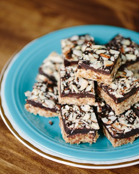 Aryuvedic Recipes, Almond Bars Recipe, Ayurveda Diet, Ayurveda Recipes, Ayurvedic Practitioner, Almond Bars, Ayurvedic Recipes, Chocolate Almond, Bars Recipe