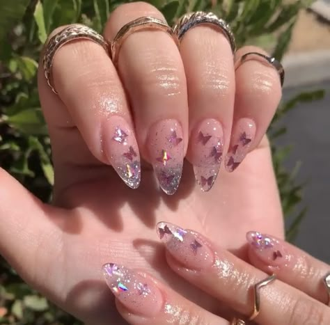 Nail Art Papillon, Almond Shaped Nails Designs, Almond Acrylic Nails Designs, Unghie Sfumate, Easy Nails, Almond Shape Nails, Almond Nails Designs, Almond Acrylic Nails, Nail Swag