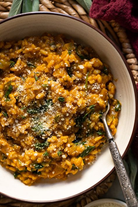 Creamy Pumpkin Risotto with Spinach Pumpkin Risotto Recipes, Pumpkin Spinach, Spinach Risotto, Pumpkin Risotto, Squash Risotto, Butternut Squash Risotto, Meatless Monday Recipes, Seafood Seasoning, Vegetarian Meal