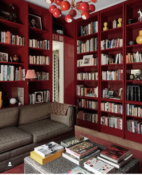 Red Bookshelf, 2024 Interior Design Trends, Art Deco Fireplace, 2024 Interior Design, Library Home, Fireside Chairs, Library Study, Library Room, Home Library Design