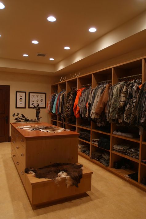 WOW wouldn't this be nice...if you have Hunters this would be the way to go!  AWESOME and ORGANIZED..love it Hunting Gear Storage, Boys Hunting Room, Hunting Room Decor, Hunting Storage, Gear Room, Fishing Room, Hunting Room, Trophy Rooms, Hunting Cabin