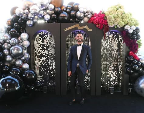 Black White And Silver Balloon Arch, Glam And Glitter Party, Man Birthday Backdrop, Male Decor, Diy Birthday Decor, F1 Party, Shimmer Backdrop, Balloon Mockup, 50th Birthday Balloons