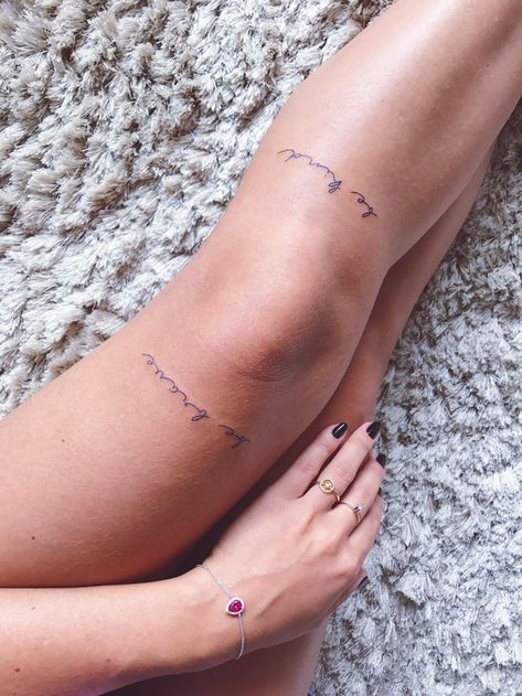 Small Text Tattoo Placement, Knee Tattoo Words, Be Kind Tattoo, Over Knee Tattoo, Upper Leg Tattoos, Tattoo Writing, Knee Tattoos, Tattoo Over Scar, Cursive Tattoos