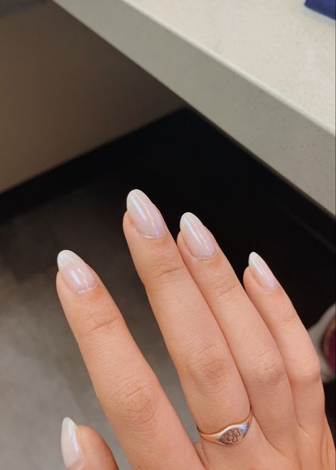 hailey bieber nails, glazed donut nails, opi funny bunny, white magic chrome, nail inspo, pearly nails Pearly White Nails Short, Hailey Bieber Nails Short Oval, Glazed Donut Nails Funny Bunny, Hailey Bieber Milky White Nails, White Pearly Acrylic Nails, Haley Bieber Nails White Chrome, Milky White Glazed Donut Nails, Funny Bunny Crome Nails, Magic White Chrome Nails