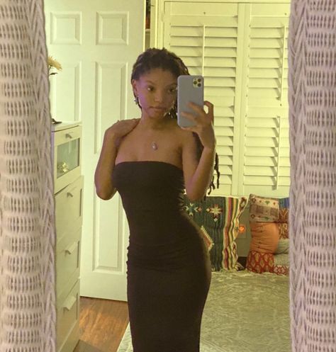 Halle Bailey Aesthetic, Hailey Bailey, Chloe And Halle, Chloe X Halle, Halle Bailey, Girl Celebrities, Locs Hairstyles, Fav Celebs, Halle