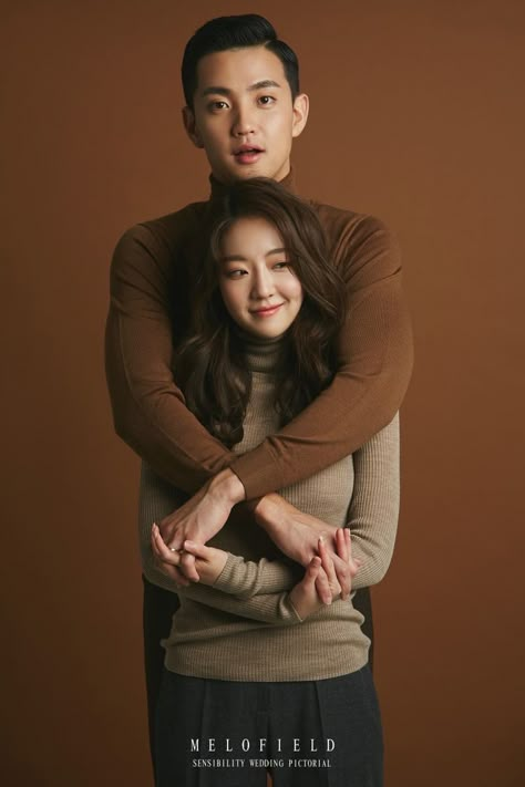 Prenuptial Photoshoot, Asian Couple, Korean Couple Photoshoot, Korean Wedding Photography, Pre Wedding Photoshoot Outfit, Wedding Photo Studio, Pre Wedding Photoshoot Outdoor, Studio Poses, Studio Photography Poses