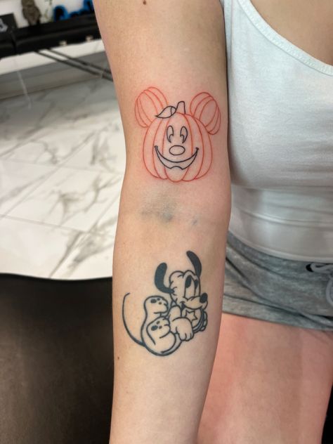 Mickey Pumpkin Tattoo, Traditional Disney Tattoo, Disneyland Tattoo, Disney Halloween Tattoos, Wreath Tattoo, Pumpkin Tattoo, Mickey Pumpkin, Line Work Tattoo, Halloween Tattoos